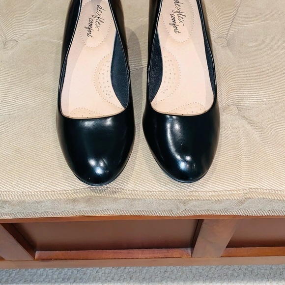 Dexflex Comfort Black Leather Pumps. - Picture 5 of 16